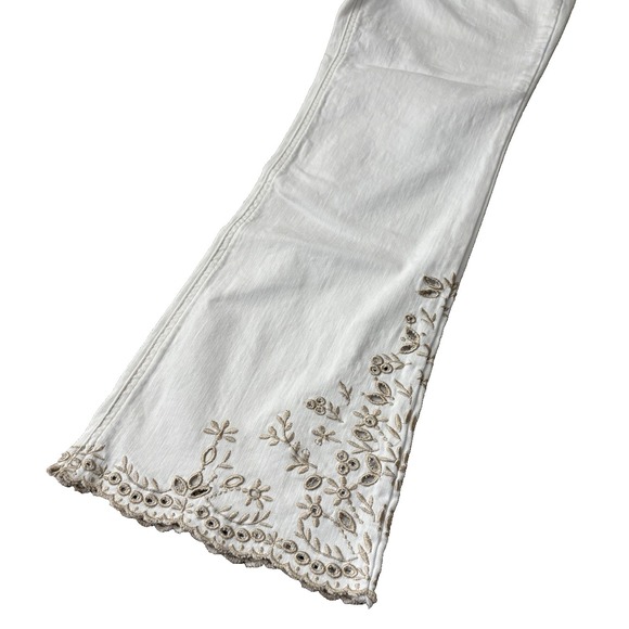 NEW Charlie B Bootcut Embroidered Jeans White Women's 12 x 31" - Picture 4 of 13